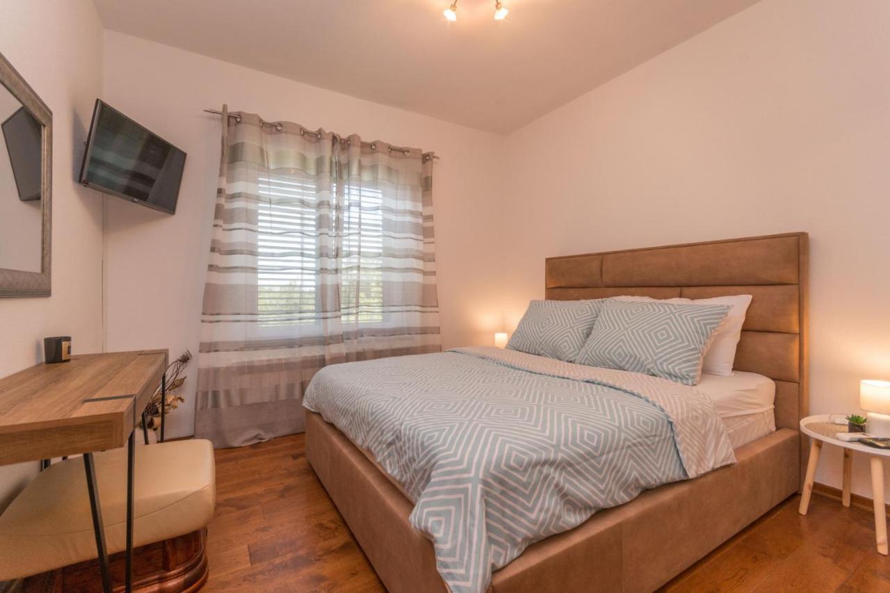 Villa Perini Dvori Donji Zemunik Eksteriør billede